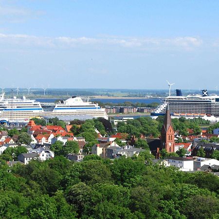 Ferienwohnung Warnemuende Am Kurpark ロストック エクステリア 写真