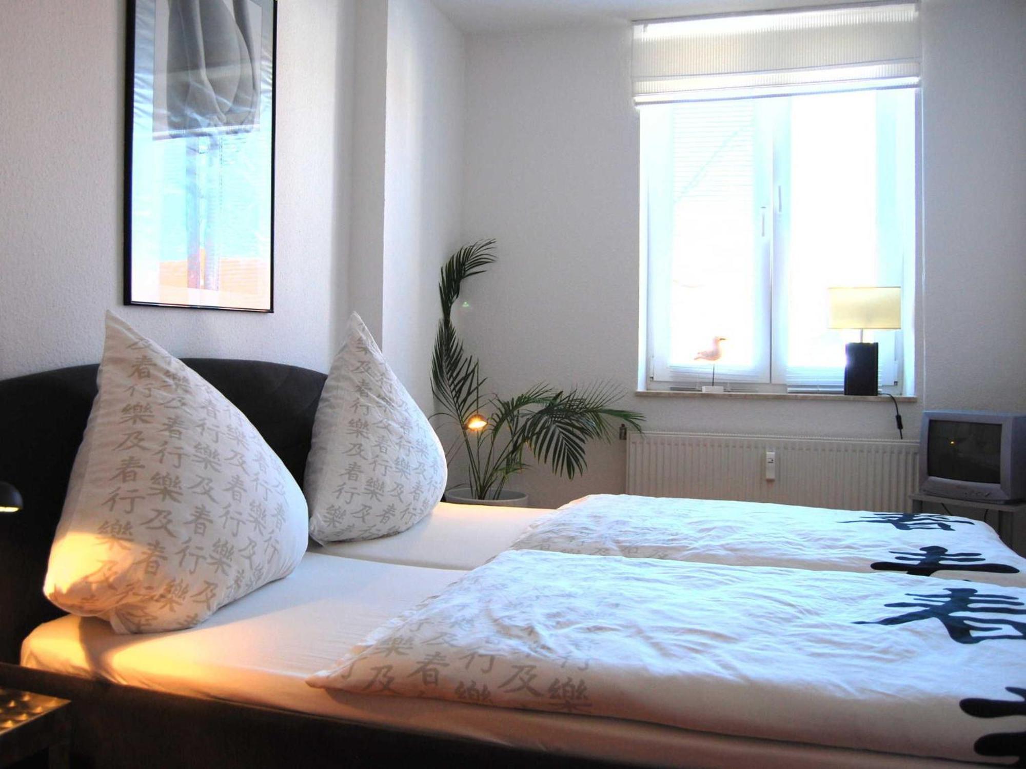 Ferienwohnung Warnemuende Am Kurpark ロストック エクステリア 写真